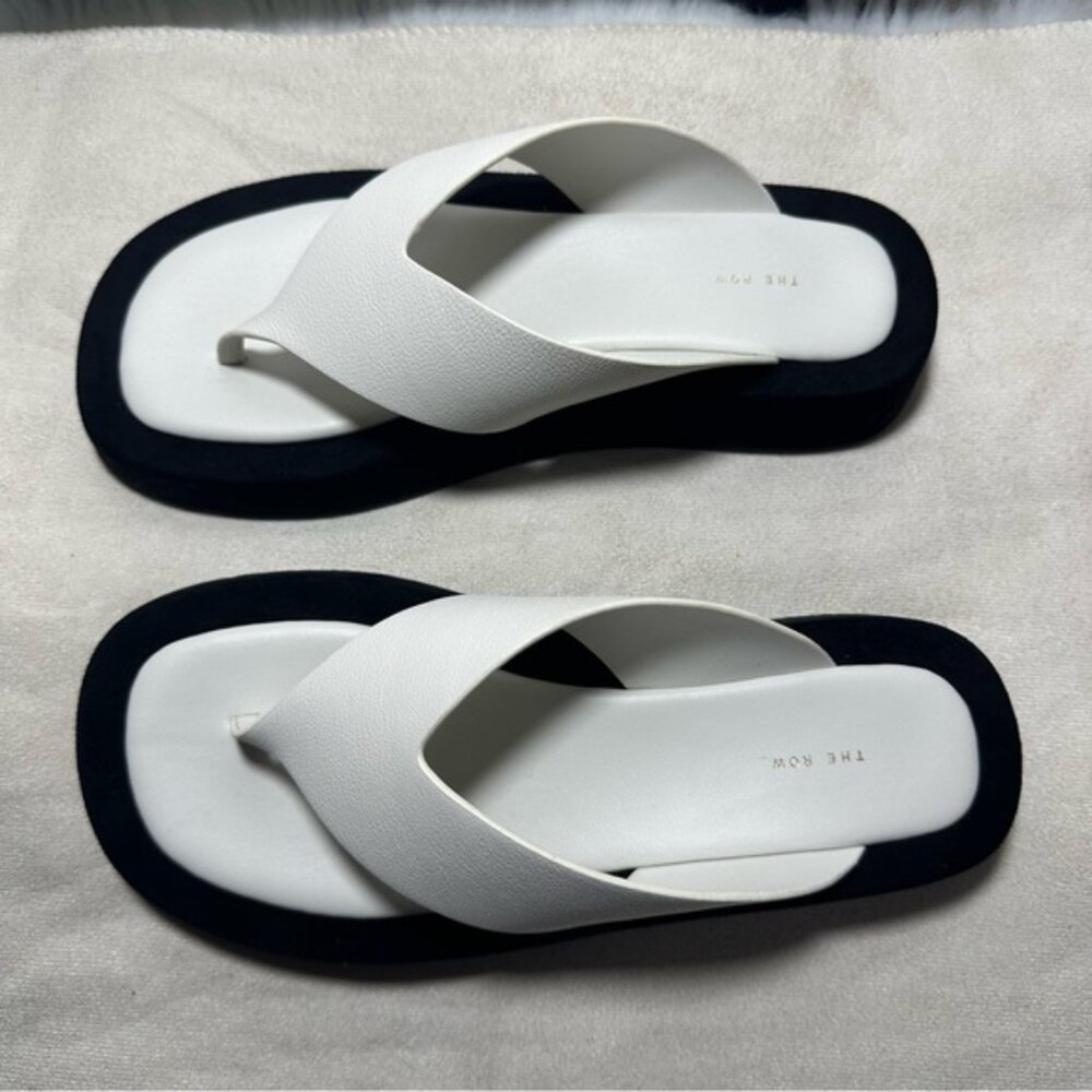 Authentic THE ROW sandals - Picture 4 of 6